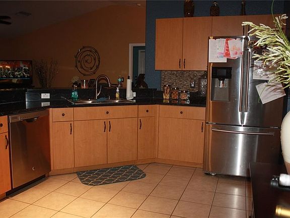 3rd image of 11894 Lakewood Dr