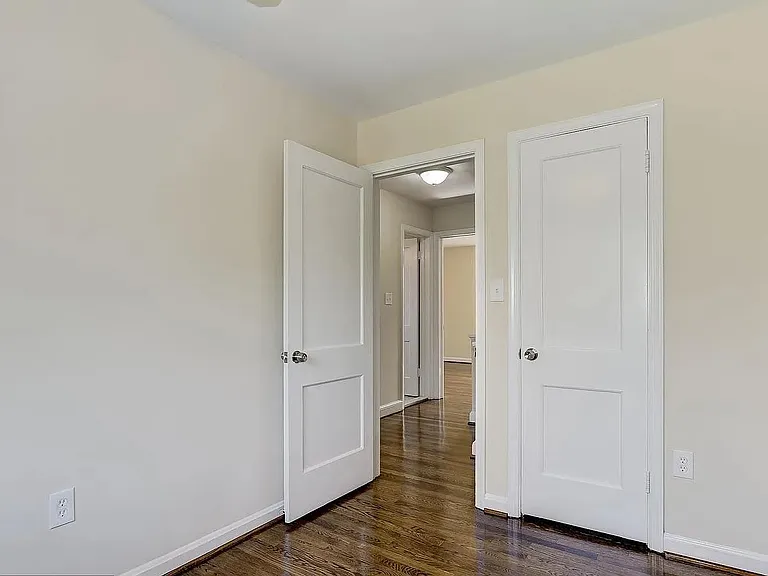 7428 W Park Dr — Photo 3
