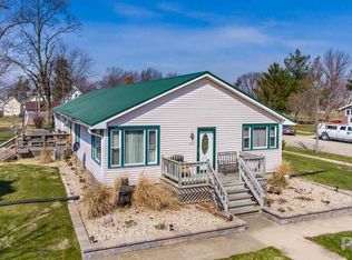 413 Walnut St, Varna, IL 61375