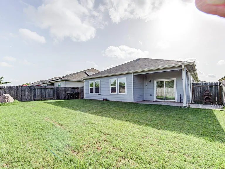 1005 Blue Beech Ln — Photo 21