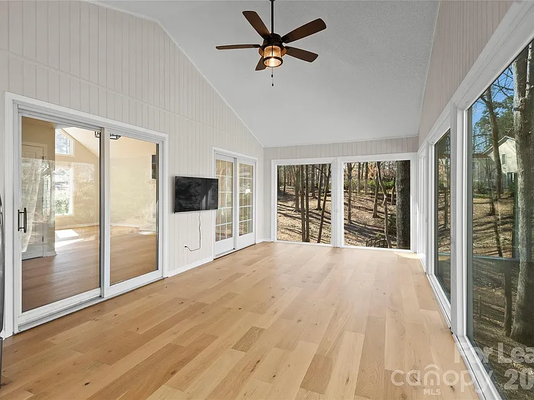 280 Lakeview Shores Loop — Photo 10