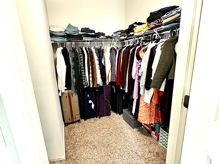 Master bed Closet