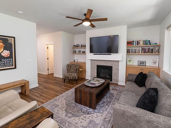 5th image of 20745 SE Iron Horse Ln