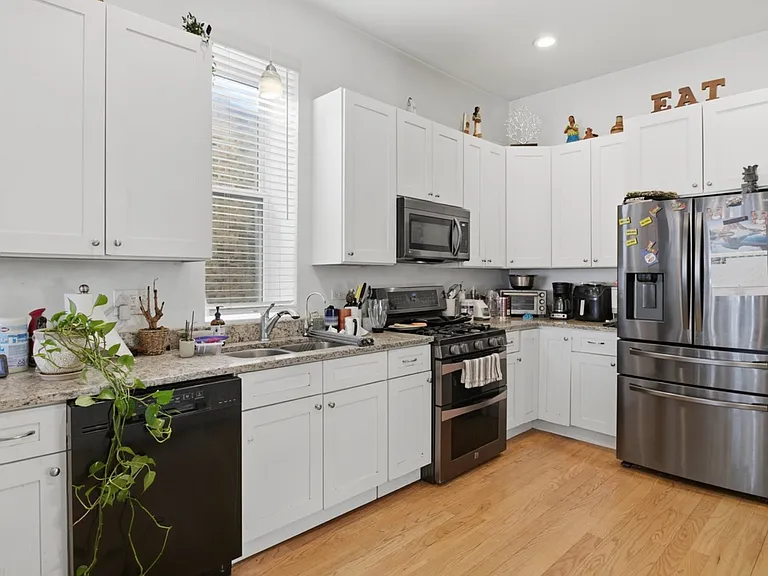 1524 N Fairfield Ave #2 — Photo 6