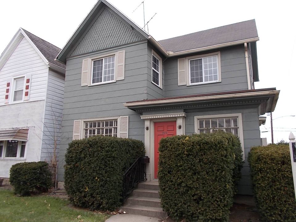 1st image of 825 Troy St