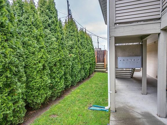 5th image of 3202 Fawcett Ave