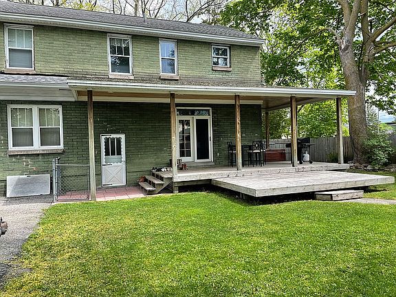 4th image of 354 Carrie St