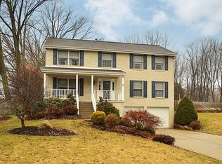 1045 Applejack Dr, Gibsonia, PA 15044