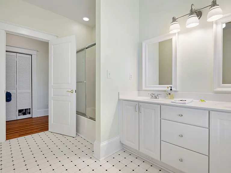 613 Elm St — Photo 18