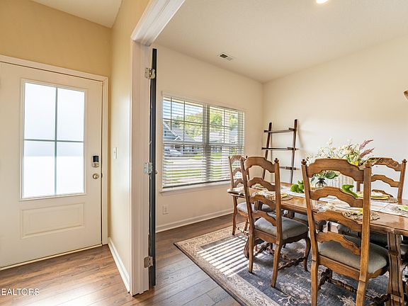 4th image of 8658 Leeanna Brooke Ln