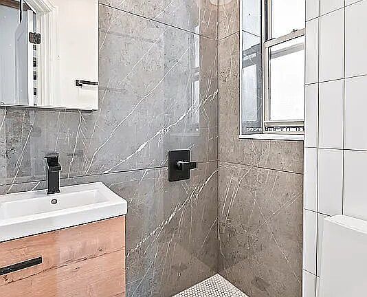 5th image of 42 Grove St APT 6