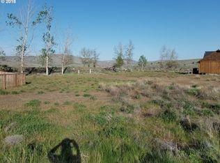 302 Little Lake Rd, Maupin, OR 97037