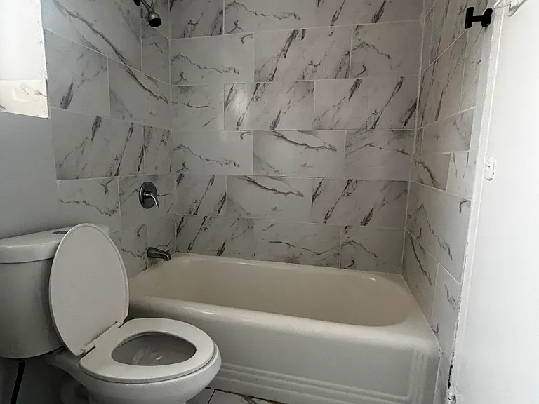 907 Park Ave #D21 — Photo 10