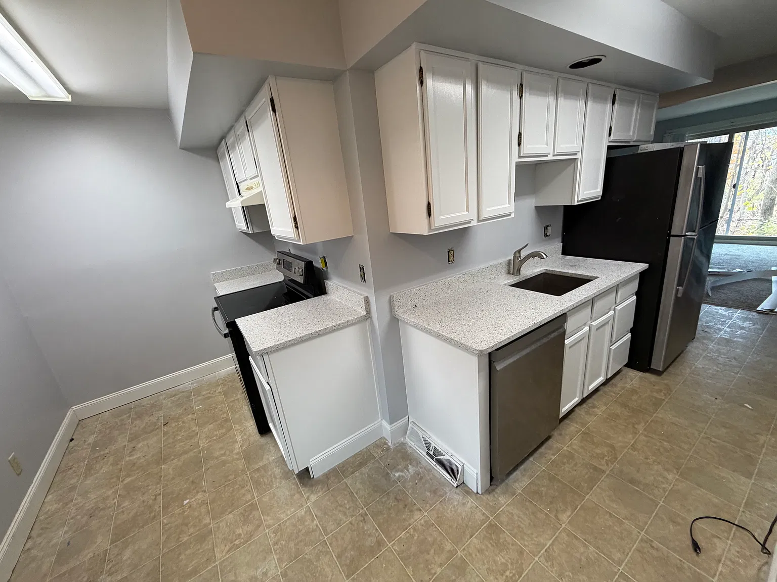 2 bed, 880 sqft, $1,500 — Photo 2