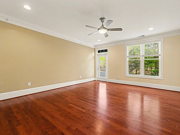3rd image of 501 Finsbury St APT 201