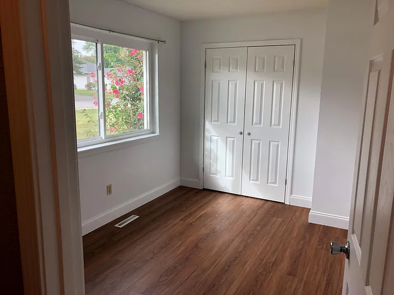2917 W Village Ln — Photo 4