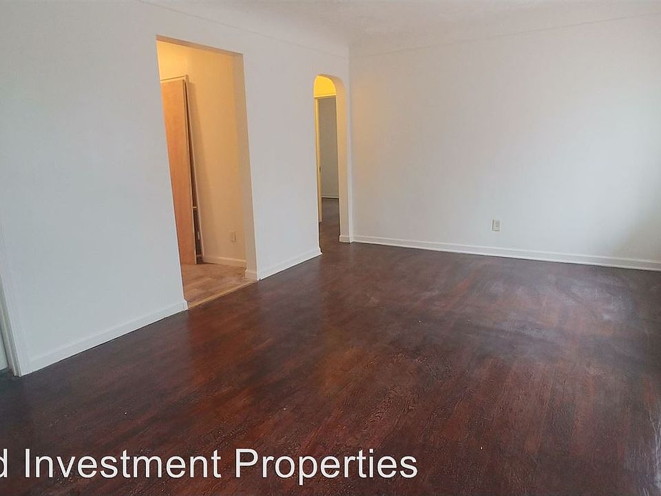 1st image of 153 Glenridge Pl APT C