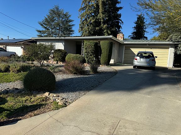 2nd image of 34752 Acacia Ave