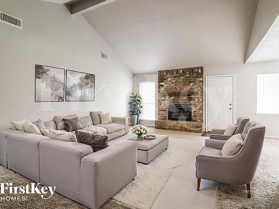 4th image of 13285 Lake Breeze Ln