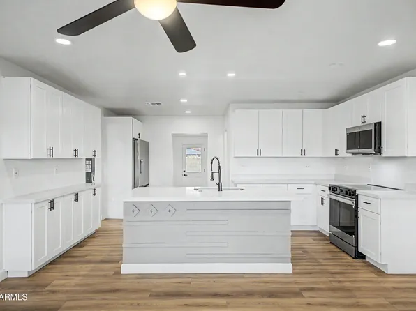 1004 W MANHATTON Drive, Tempe, AZ 85282