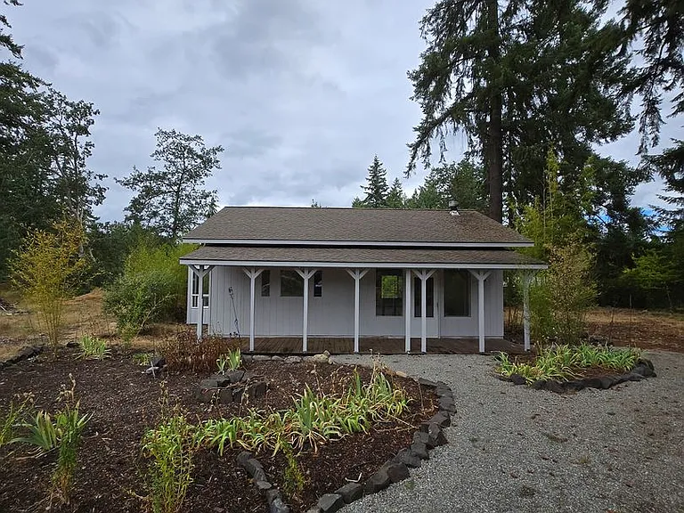 16721B Muskrat Dr SE — Photo 1