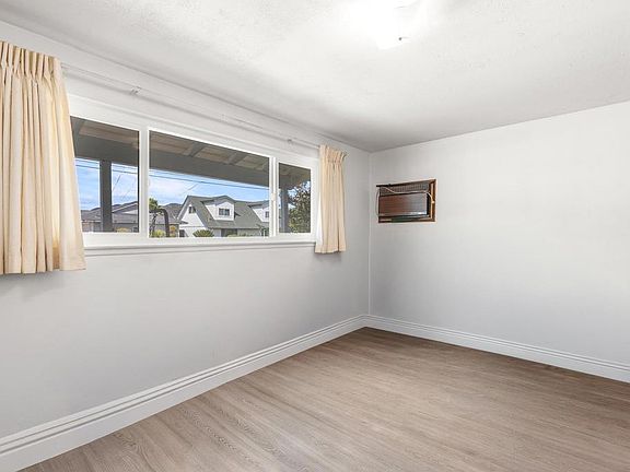 4th image of 643 Hillward St