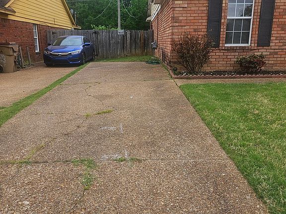 2nd image of 3943 Oak Branch Cir W