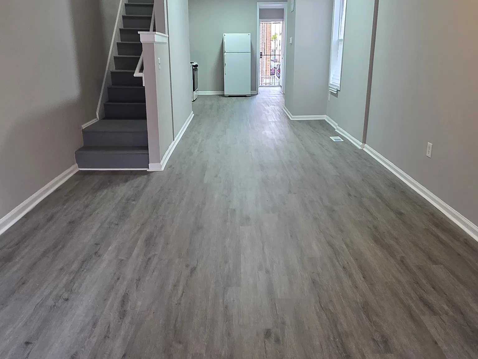2821 E Madison St — Photo 2