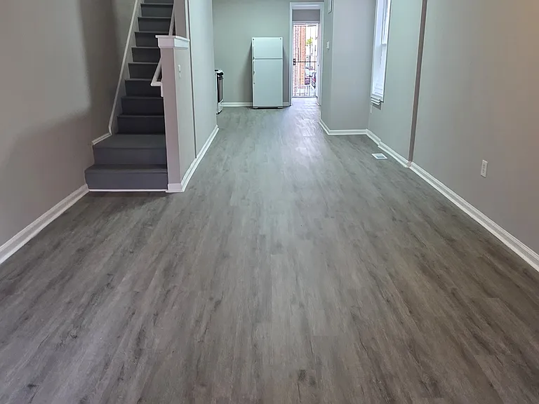 2821 E Madison St — Photo 2