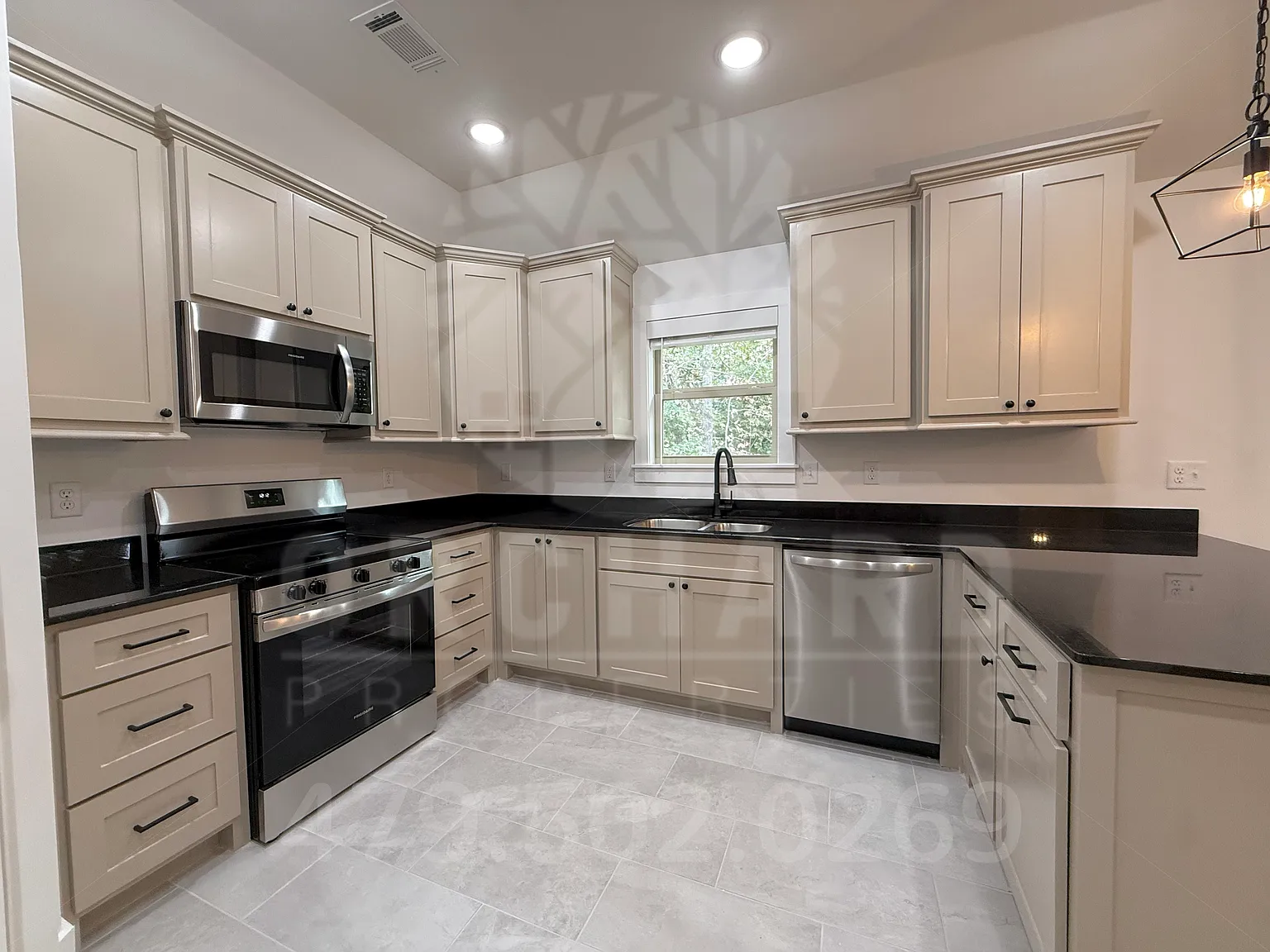 2 bed, 1450 sqft, $1,675 — Photo 2