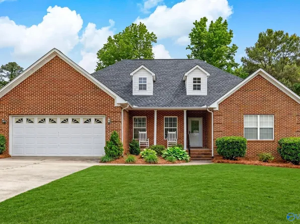 130 Stoney Mountain Dr, Guntersville, AL 35976