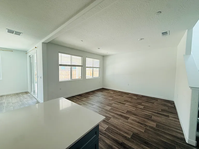 7249 E Homan Ave — Photo 2