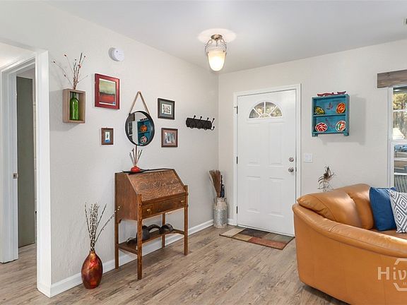 4th image of 475 Shadowbrook Circle