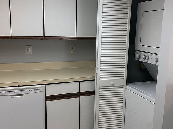 2nd image of 1721 Rock Bridge Mews APT B
