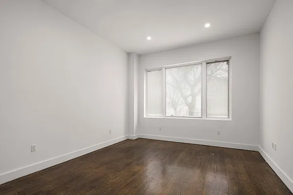 Sold by Compass | media 8