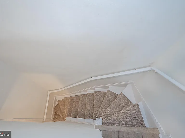 717 Miller St — Photo 31