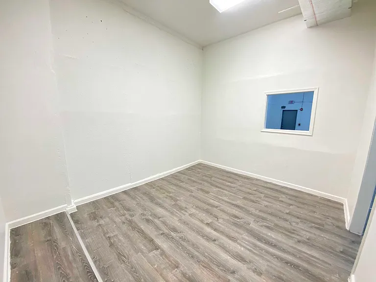 1433 Vernon Rd — Photo 12