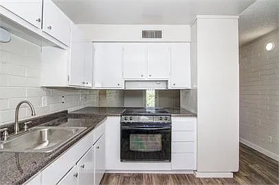 Revere Apartments - 03 — Photo 3