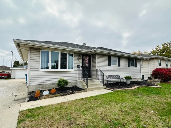 921 W Pine Pl, Griffith, IN 46319