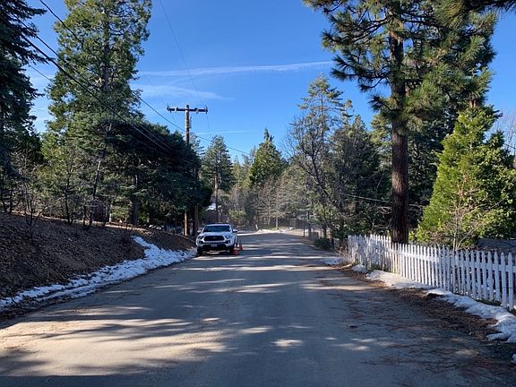 5th image of 341 Emerald Dr