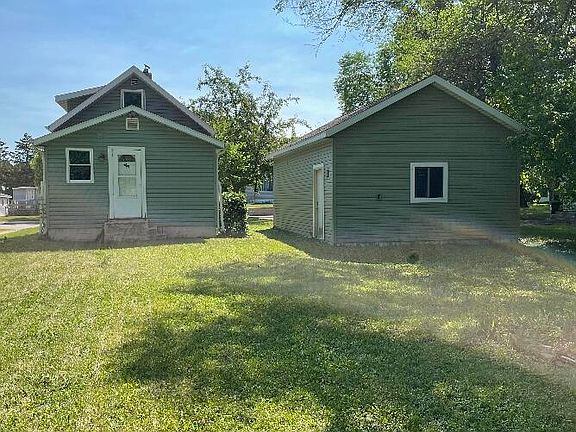2nd image of 410 Main Ave S