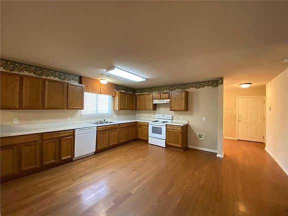 5th image of 20208 Camargo Ct