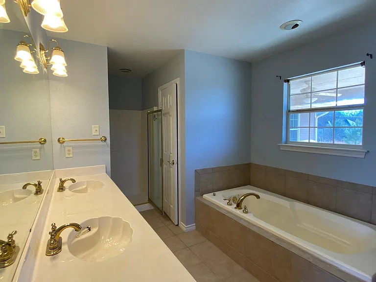 307 Coral Reef St — Photo 6