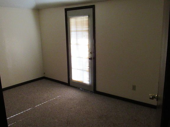 3rd image of 104 10th St #7