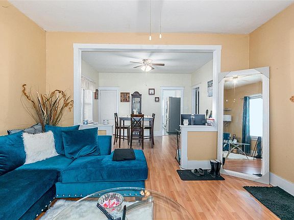 4th image of 3634 Marvin Ave