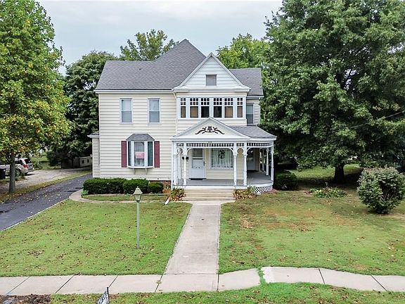 2nd image of 205 Barr Ave