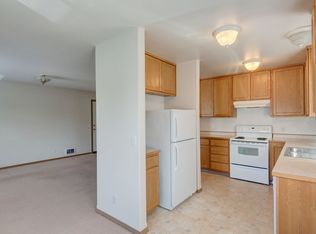 1385 NW Elwha St APT 202, Oak Harbor, WA 98277