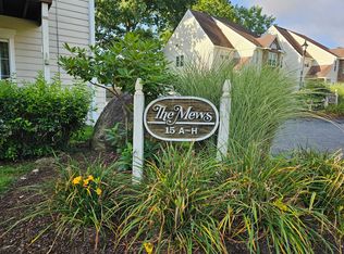 15 Janet Cir UNIT E, Bridgeport, CT 06606