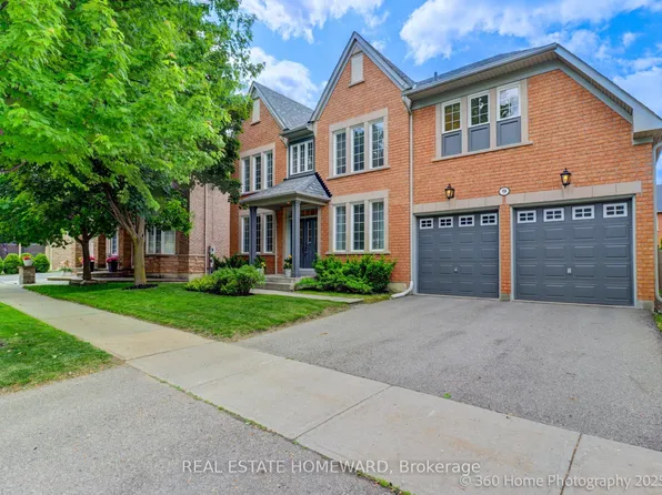 9 Tarmack Dr, Richmond Hill, ON L4E 0E6