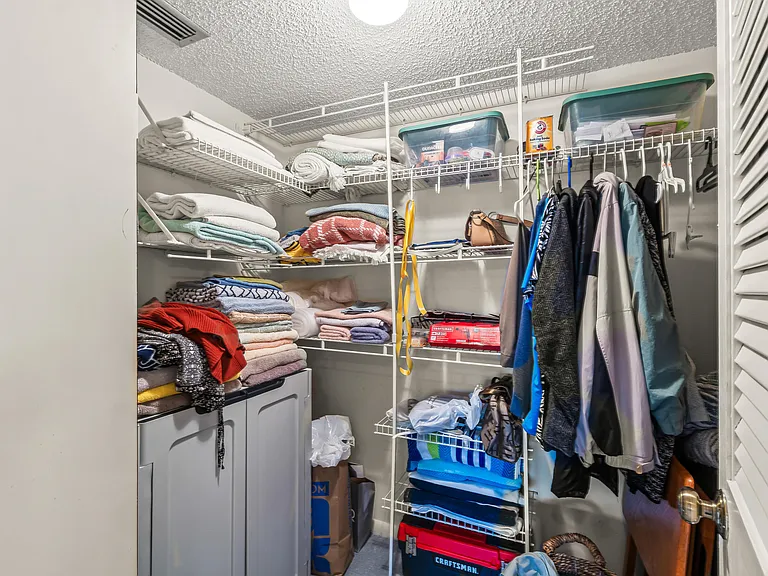 5687 Fairway Park Dr — Photo 25